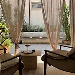 Caleda - Boutique In Center Aparthotel 3*