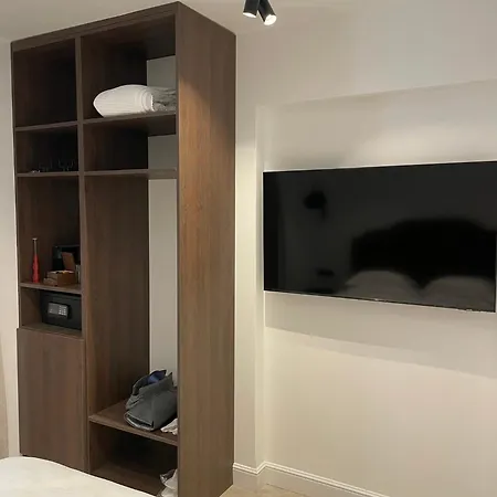 Caleda - Boutique In Center