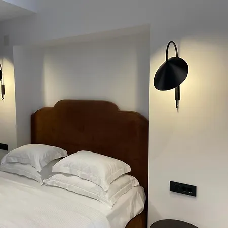 Caleda - Boutique In Center