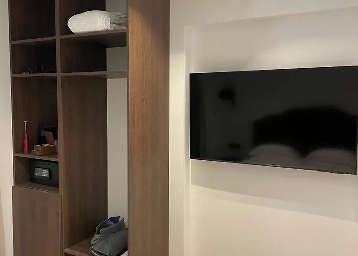 Caleda - Boutique In Center