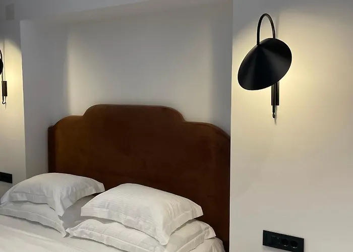 Caleda - Boutique In Center